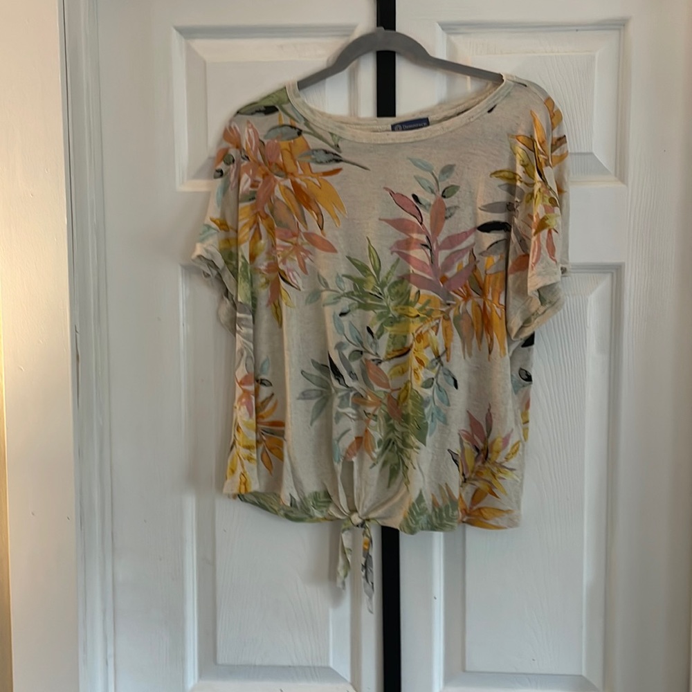 Democracy XL tie front tropical top